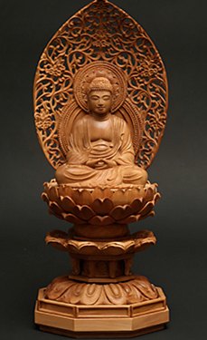 白檀釈迦如来坐像