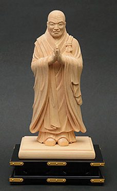 日蓮上人像